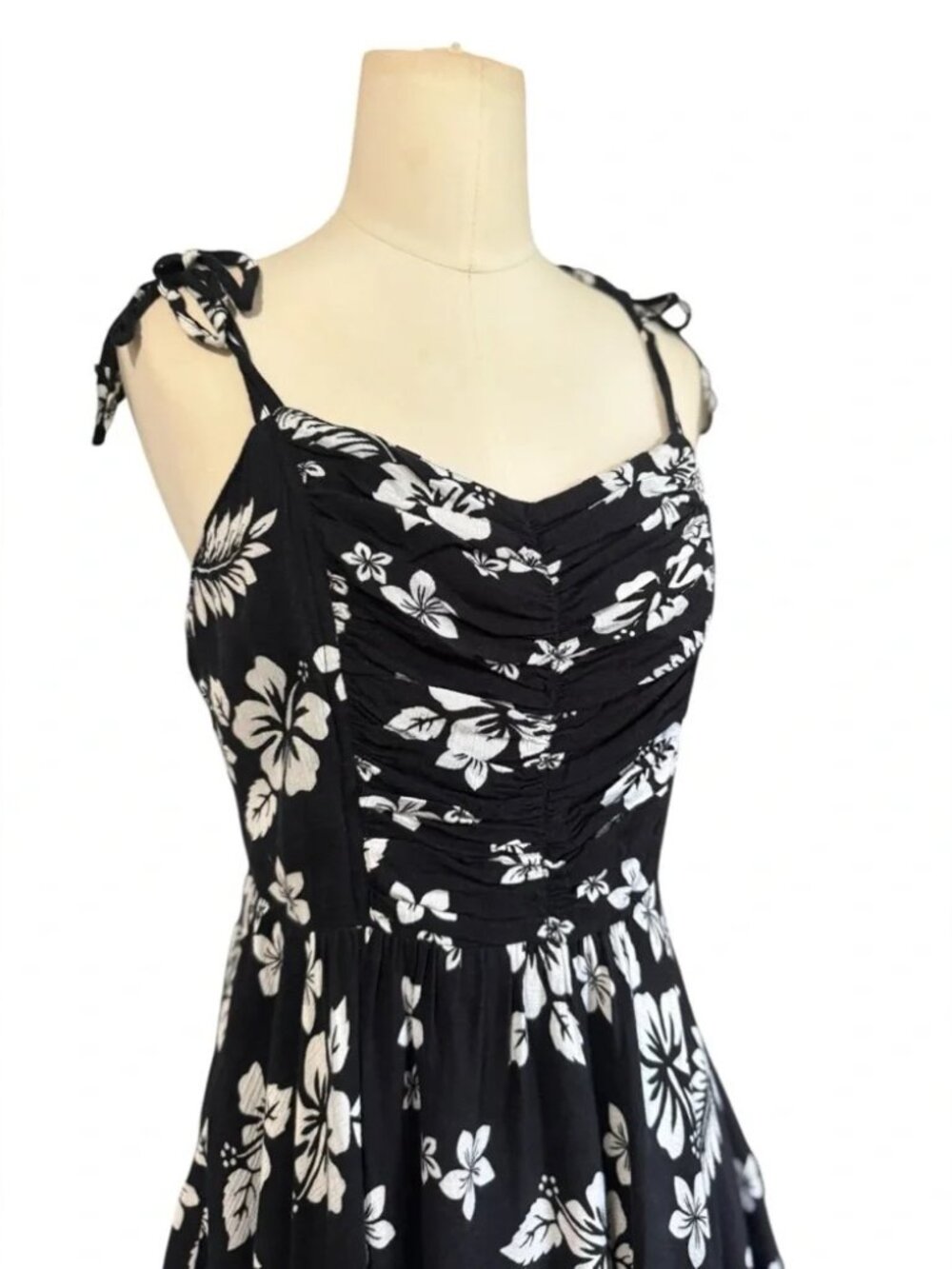 Urban Outfitters Black White Floral Tie Strap Mini Dress Size M - Picture 3 of 8